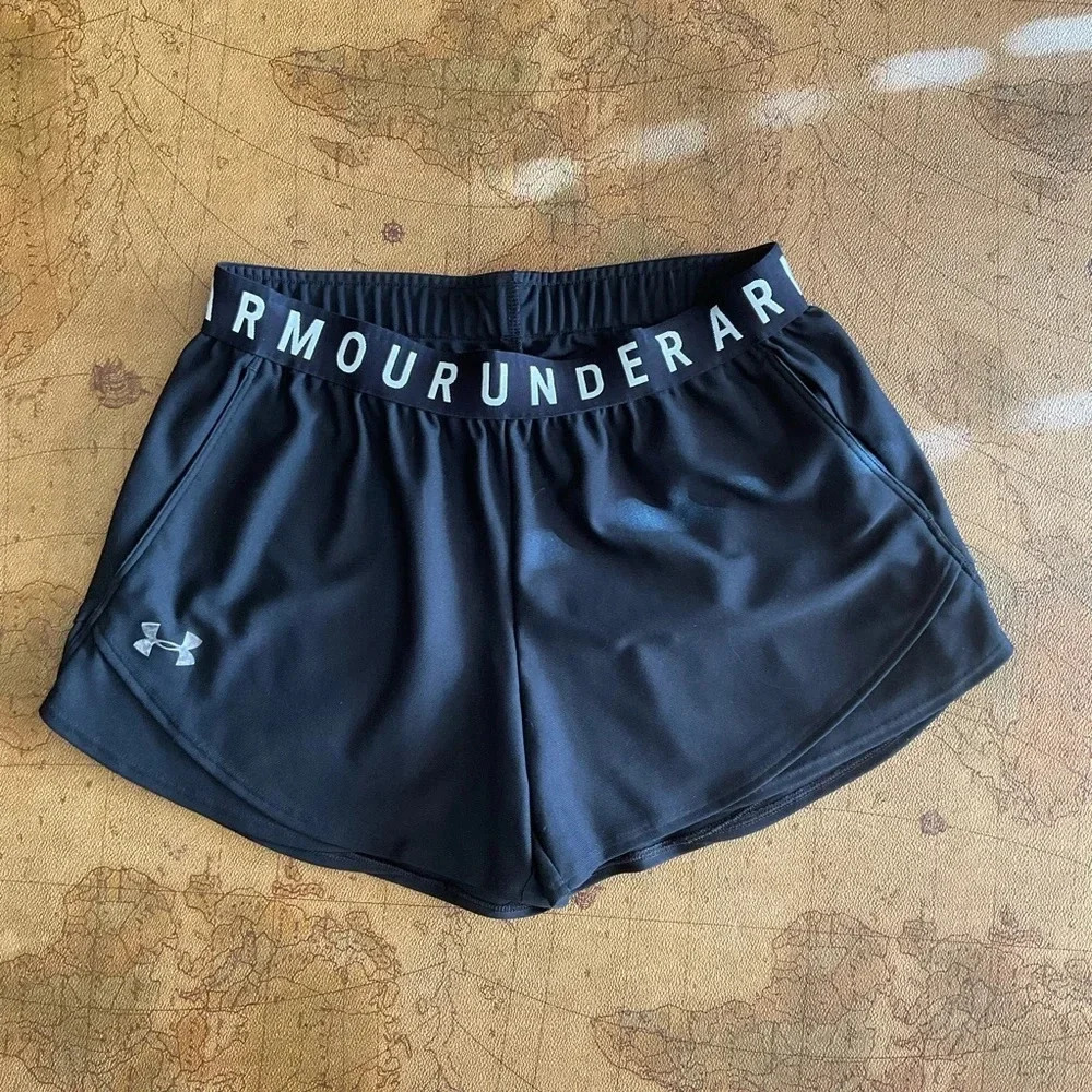 UNDER ARMOUR shorts with pockets, size small